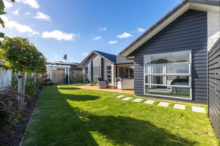 Photo of property in 7 Tupare Place, Highlands Park, New Plymouth, 4312
