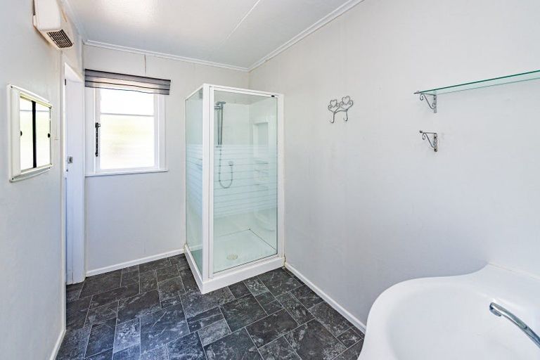 Photo of property in 62 Parkes Avenue, Saint Johns Hill, Whanganui, 4501