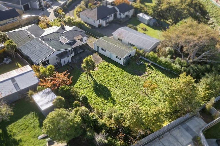 Photo of property in 4/5 Westminster Road, Wainuiomata, Lower Hutt, 5014