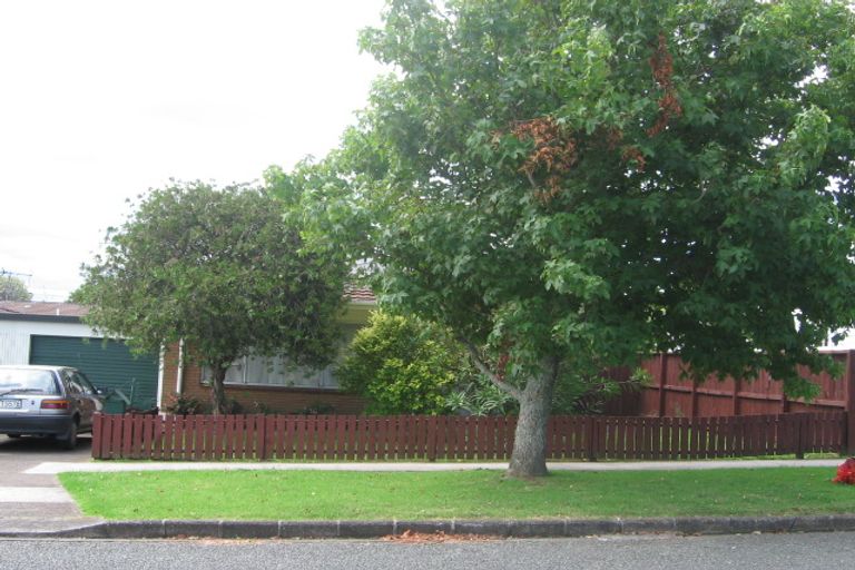 Photo of property in 2/8 Ewen Alison Avenue, Devonport, Auckland, 0624