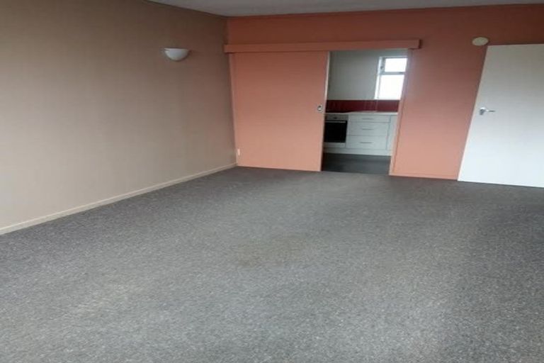 Photo of property in Beresford Apartments, 5/118 Russell Terrace, Berhampore, Wellington, 6023