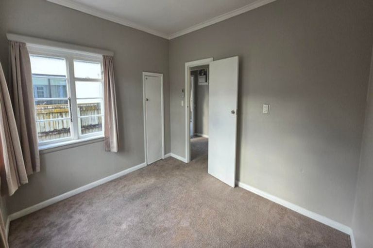 Photo of property in 98/98a Weraroa Road, Levin, 5510