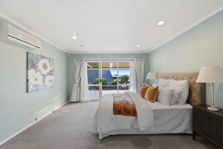 Photo of property in 33 Wiltshire Place, Somerville, Auckland, 2014