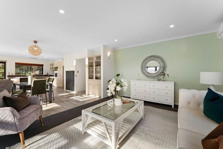 Photo of property in 28 London Street, Te Atatu Peninsula, Auckland, 0610
