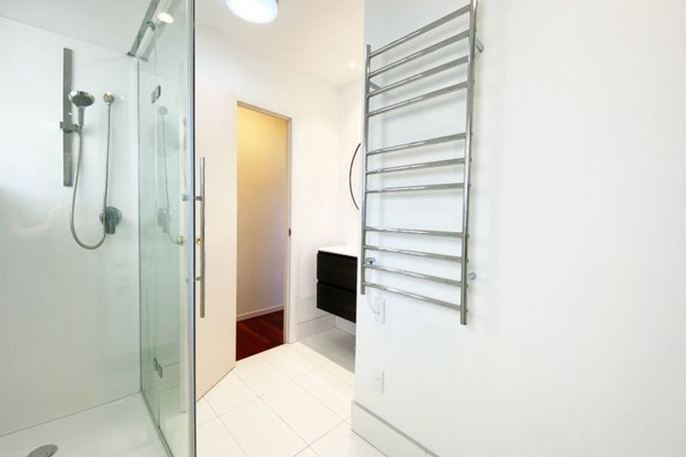 Photo of property in 93 Edgewater Drive, Pakuranga, Auckland, 2010