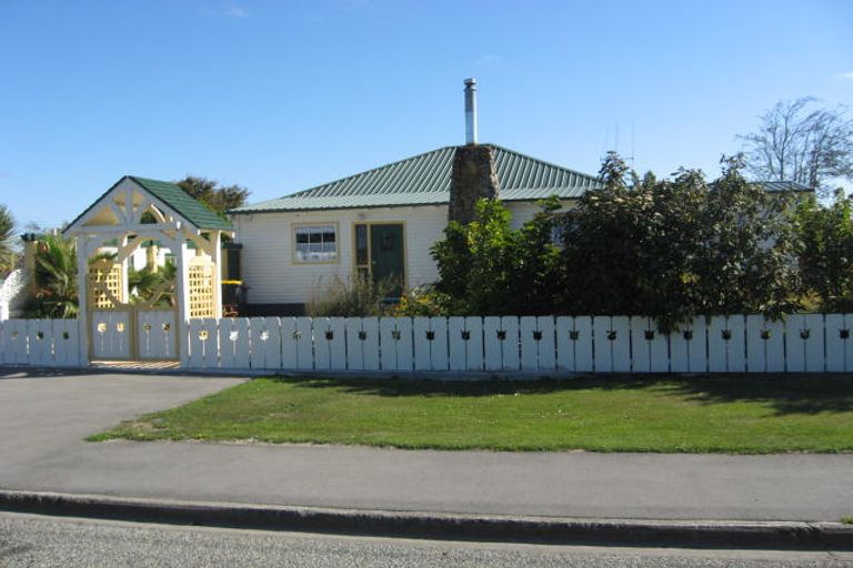 Photo of property in 15 Neal Street, Temuka, 7920