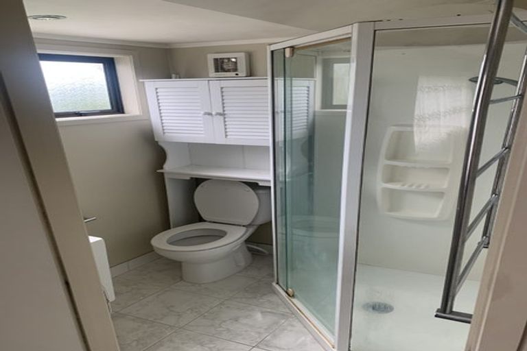 Photo of property in 1/15 Sunnynook Road, Forrest Hill, Auckland, 0620