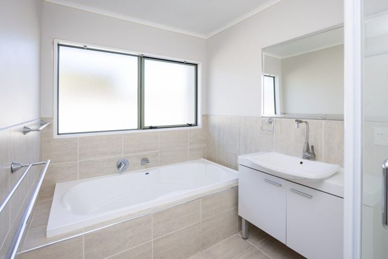 Photo of property in 14 Halcione Close, Flagstaff, Hamilton, 3210