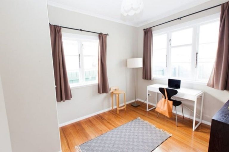 Photo of property in 31 Vincent Street, Waterloo, Lower Hutt, 5011