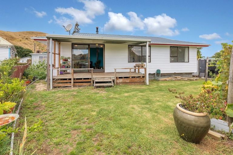 Photo of property in 52a George Street, Hikurangi, 0114