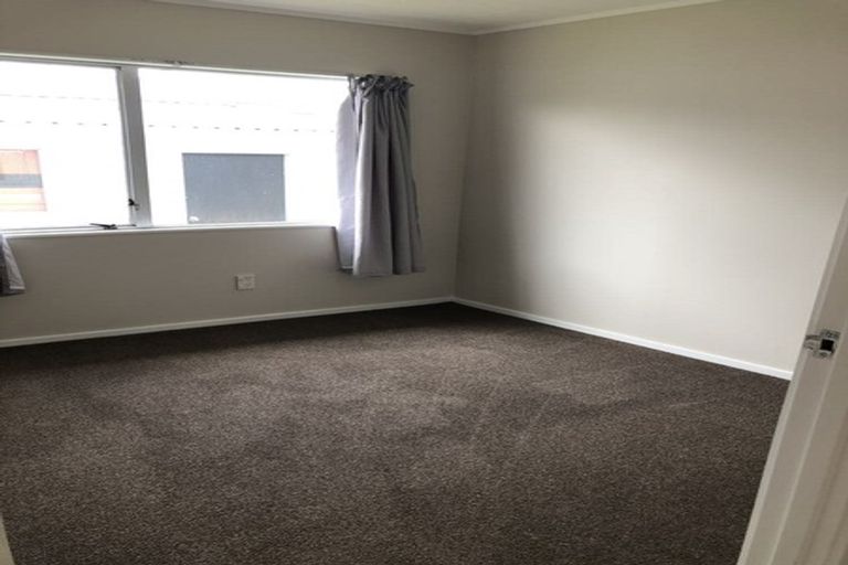Photo of property in 57 Woodside Road, Massey, Auckland, 0614