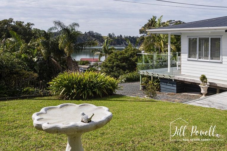 Photo of property in 2 Cliff Street, Pahi, Paparoa, 0571