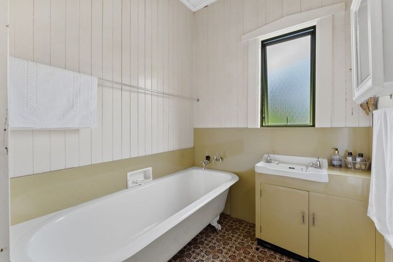 Photo of property in 194b Rata Street, Inglewood, 4330