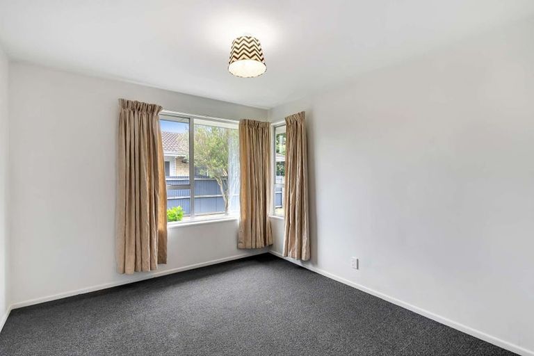 Photo of property in 62 Denise Crescent, Hornby, Christchurch, 8042