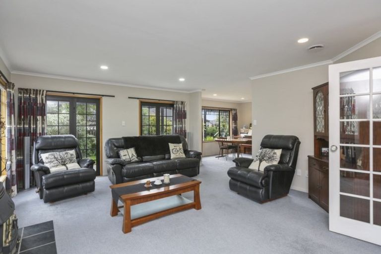 Photo of property in 364 Mangorei Road, Merrilands, New Plymouth, 4312