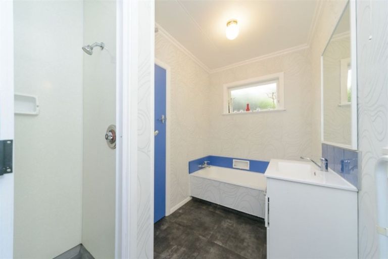 Photo of property in 18 Swansea Street, Hokowhitu, Palmerston North, 4410