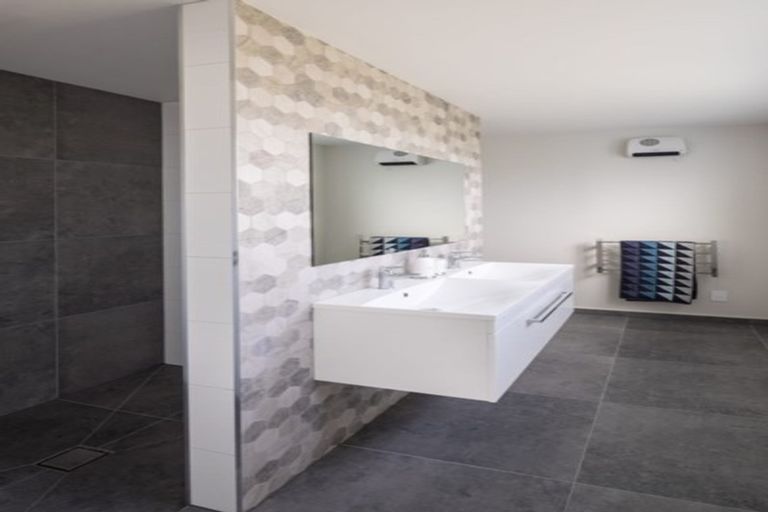 Photo of property in 19 Prestons Park Drive, Marshland, Christchurch, 8083