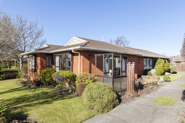 Photo of property in 19 Montclare Avenue, Ilam, Christchurch, 8041