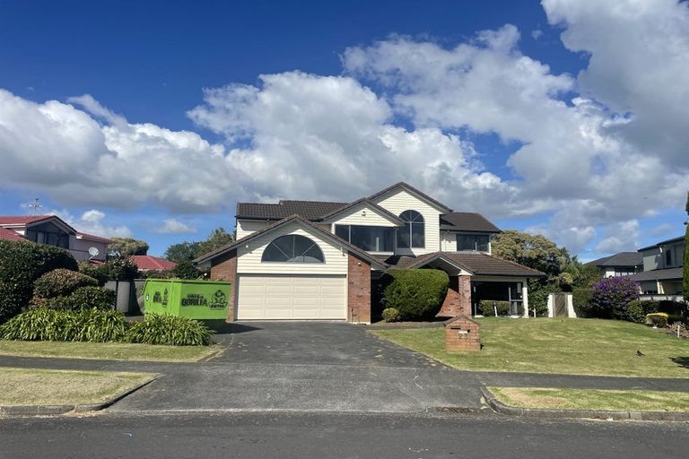 Photo of property in 23 Gillard Place, Eastern Beach, Auckland, 2012