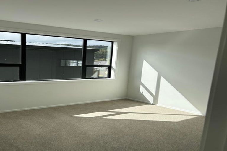 Photo of property in 2/27 Main Road, Wainuiomata, Lower Hutt, 5014