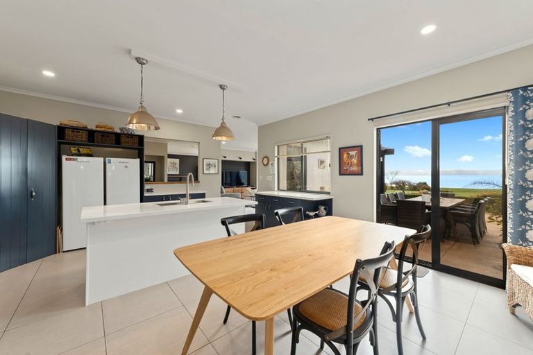 Photo of property in 18 Gemini Place, Kawaha Point, Rotorua, 3010