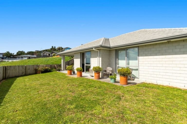 Photo of property in 8 Greenvale Place, Welcome Bay, Tauranga, 3112