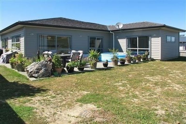Photo of property in 4 Kaimai Place, Aotea, Porirua, 5024
