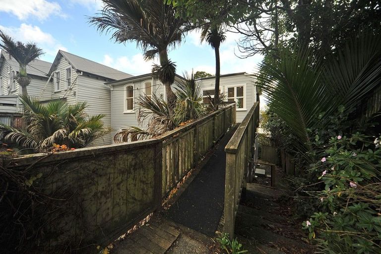 Photo of property in 343 The Terrace, Te Aro, Wellington, 6011