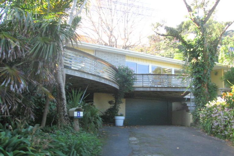 Photo of property in 1 Kaitawa Road, York Bay, Lower Hutt, 5013