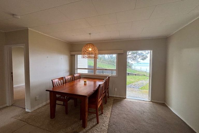 Photo of property in 65 Howard Road, Orere Point, Papakura, 2585