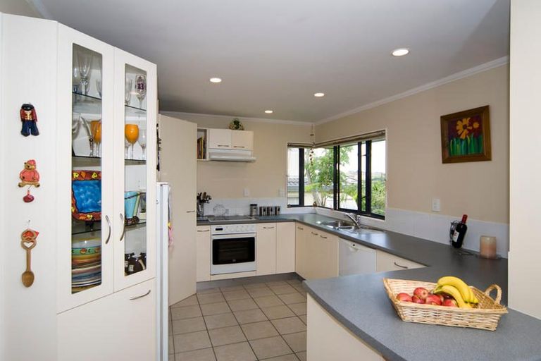 Photo of property in 20 Excelsa Place, Albany, Auckland, 0632