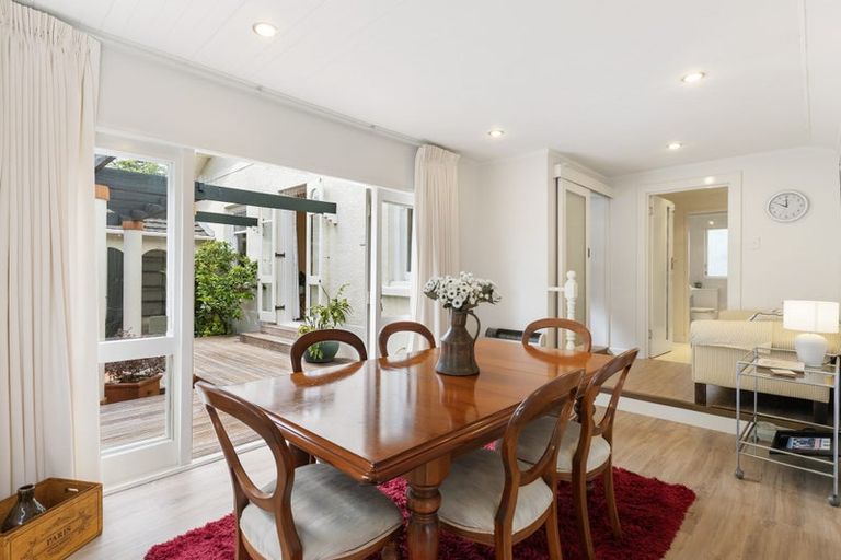 Photo of property in 1/34 Milford Road, Milford, Auckland, 0620