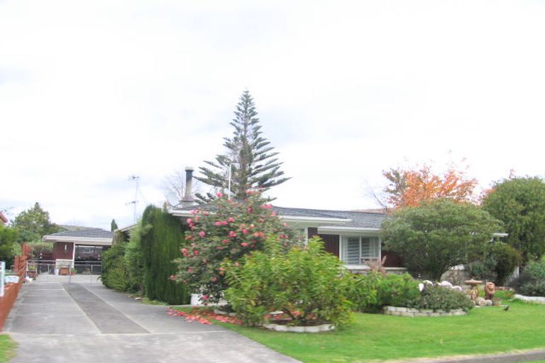 Photo of property in 20 Golding Road, Taradale, Napier, 4112