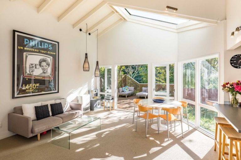 Photo of property in 6 Bank Road, Northland, Wellington, 6012