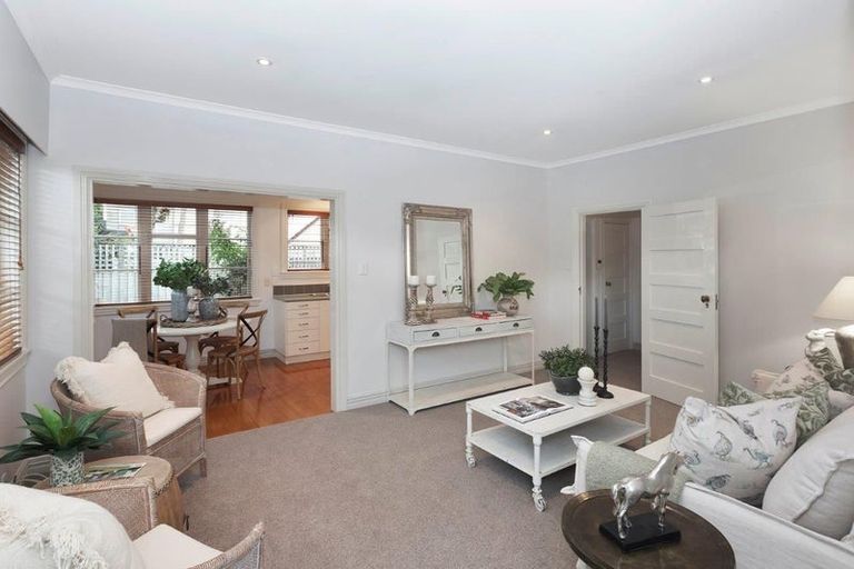 Photo of property in 56 Kotare Street, Waikanae, 5036