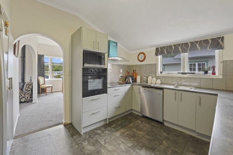 Photo of property in 47 Palmer Crescent, Silverstream, Upper Hutt, 5019