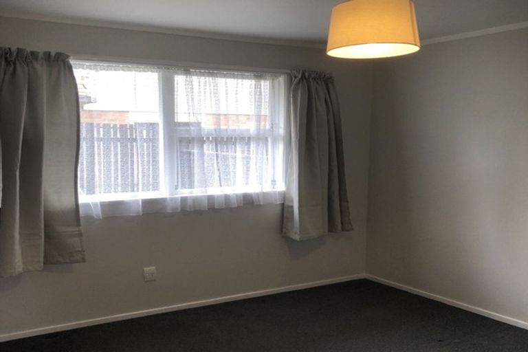 Photo of property in 24 Sequoia Place, Sunnynook, Auckland, 0620