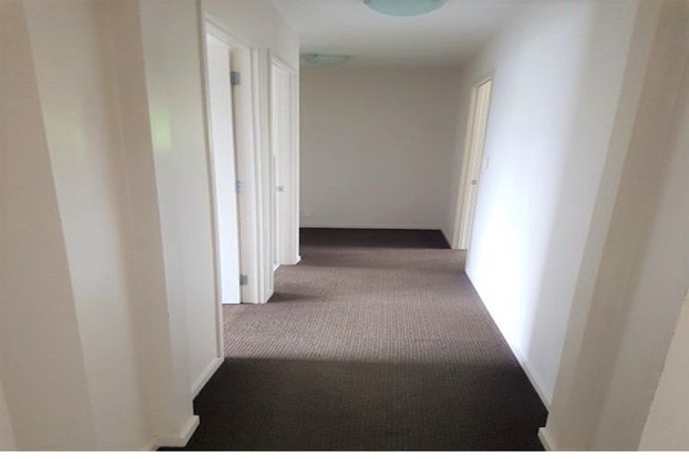 Photo of property in 48 Tongariro Drive, Aotea, Porirua, 5024