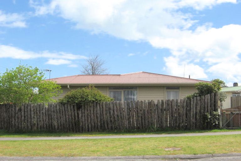 Photo of property in 2/11 Waitahanui Avenue, Taupo, 3330