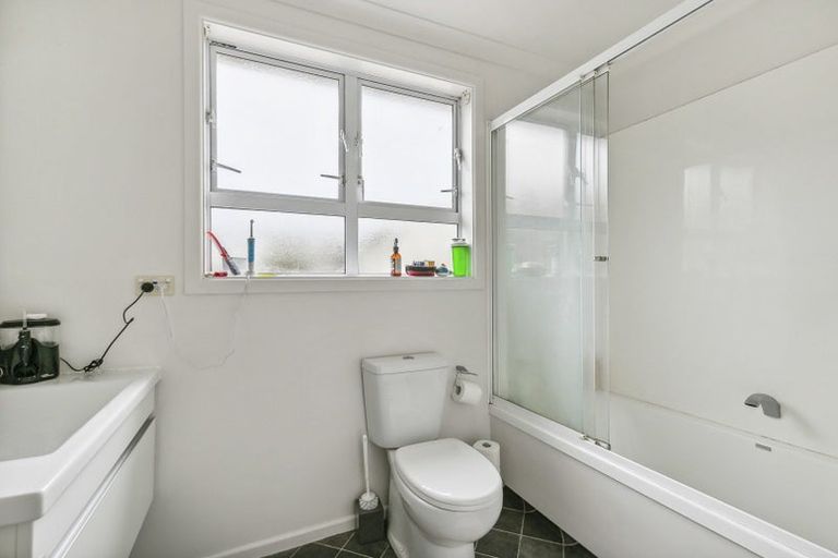 Photo of property in 5 East Street, Petone, Lower Hutt, 5012