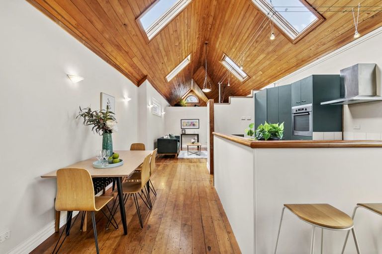 Photo of property in 82 Elizabeth Street, Mount Victoria, Wellington, 6011