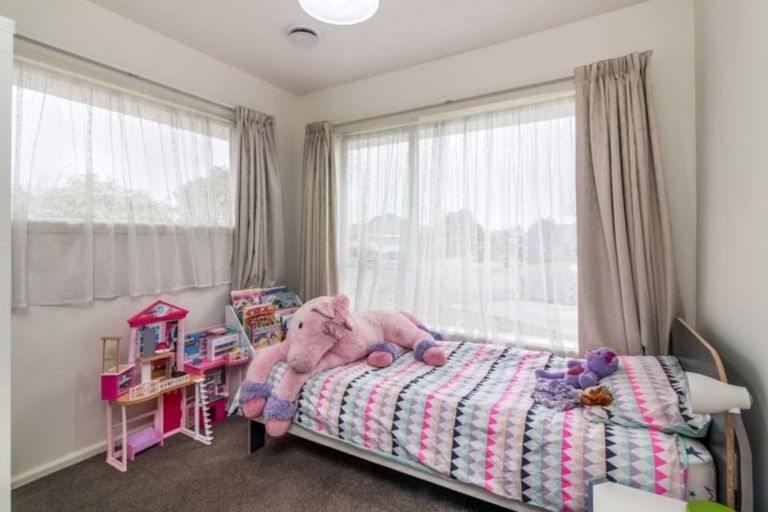 Photo of property in 8 Bellina Place, Broomfield, Christchurch, 8042