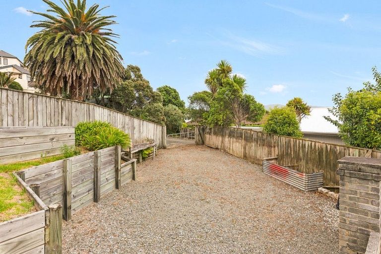 Photo of property in 10 Napier Grove, Waikanae Beach, Waikanae, 5036