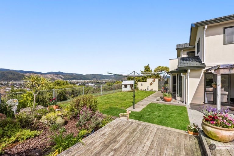 Photo of property in 2 Kirton Drive, Riverstone Terraces, Upper Hutt, 5018