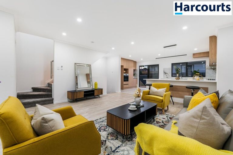 Photo of property in 4/7 Glen Road, Ranui, Auckland, 0612