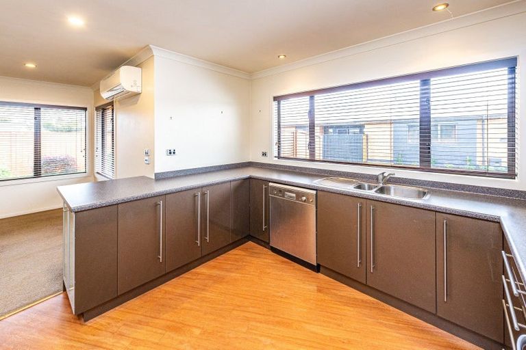 Photo of property in 1 Gilligan Close, College Estate, Whanganui, 4500