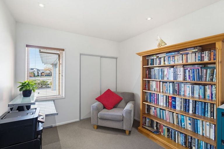 Photo of property in 35 Heathridge Place, Lincoln, 7608