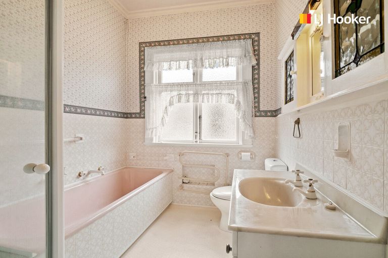 Photo of property in 24 Cliffs Road, Saint Clair, Dunedin, 9012