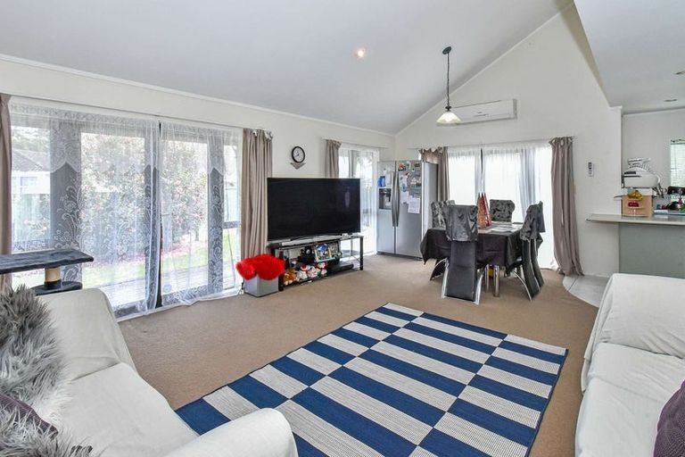 Photo of property in 4 Lendenfeld Drive, Papatoetoe, Auckland, 2025
