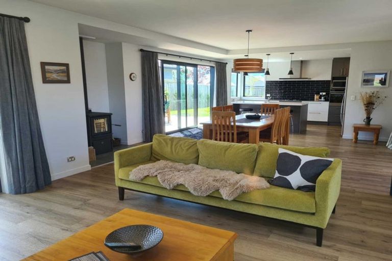 Photo of property in 10 Rua Street, Albert Town, Wanaka, 9305
